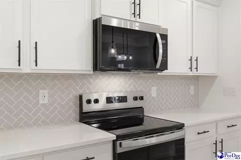 Kitchen - 1150 Summer Duck Loop, Florence, SC 29501 photo 3 of 3