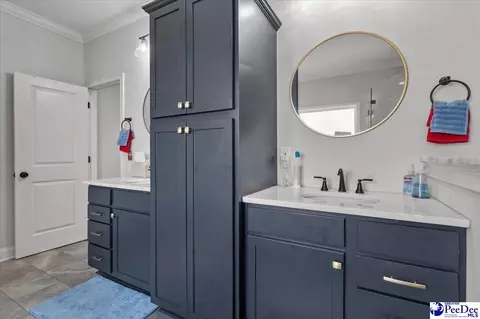Bath - 4004 W Eagle St, Florence, SC 29501 photo 2 of 5