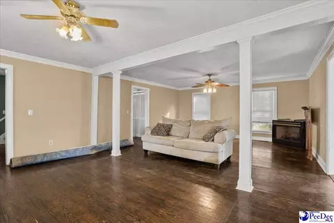Living - 444 Judge Rd, Dillon, SC 29536 photo 2 of 4
