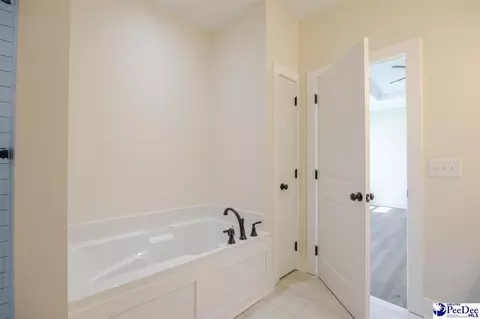 Bath - 4149 Enclave, Florence, SC 29501 photo 2 of 8