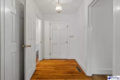 Entry Way - 1601 Maple Dr, Dillon, SC 29536 photo 1 of 3