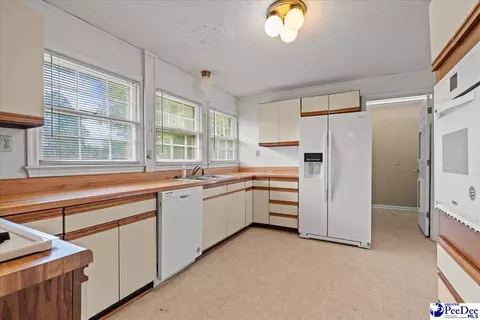 Kitchen - 1601 Maple Dr, Dillon, SC 29536 photo 2 of 3