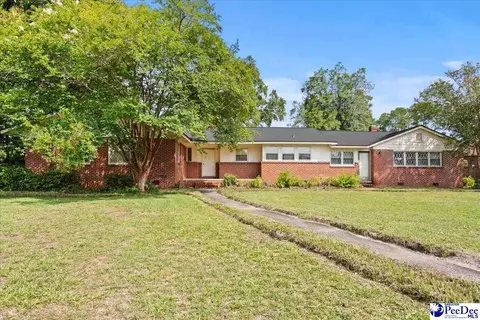 Exterior - 1601 Maple Dr, Dillon, SC 29536 photo 1 of 7