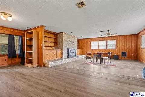Living - 1601 Maple Dr, Dillon, SC 29536 photo 4 of 7