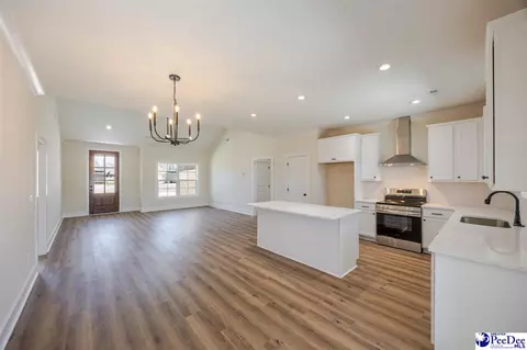 Living - 4053 Crest Cv, Florence, SC 29501 photo 3 of 4