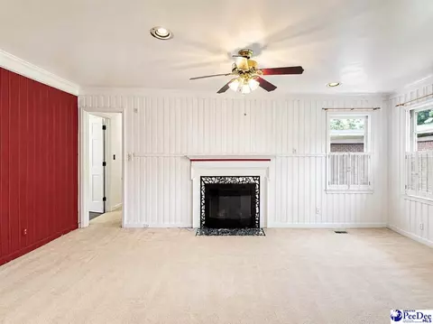 Living - 700 E Roosevelt St, Dillon, SC 29536 photo 5 of 9