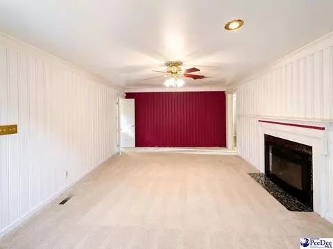 Living - 700 E Roosevelt St, Dillon, SC 29536 photo 3 of 9