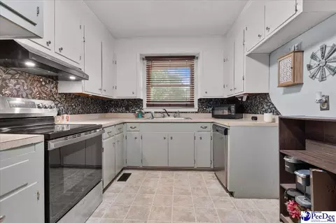 Kitchen - 2346 Brookgreen Rd, Sumter, SC 29154 photo 3 of 4