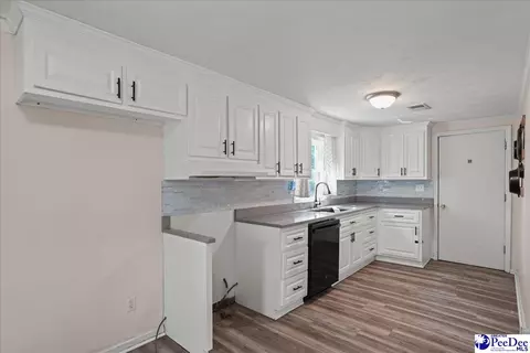 Kitchen - 10282 Ruby-hartsville Rd, Patrick, SC 29584 photo 4 of 5