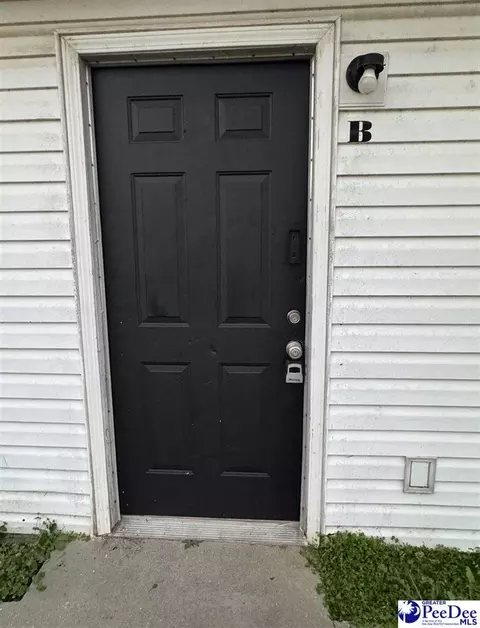 Exterior - 1321 Dixie St UNIT B, Florence, SC 29501 photo 1 of 1