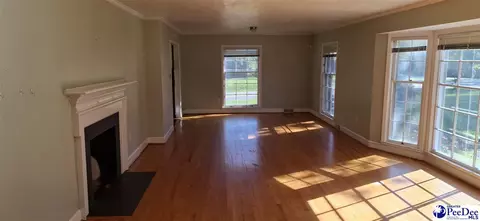 Living - 200 State Rd, Cheraw, SC 29520 photo 1 of 2