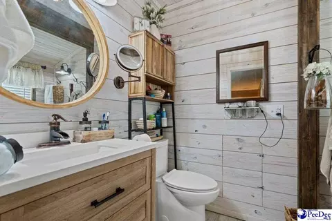 Bath - 531 Bridlewood Rd, Cheraw, SC 29520 photo 2 of 3