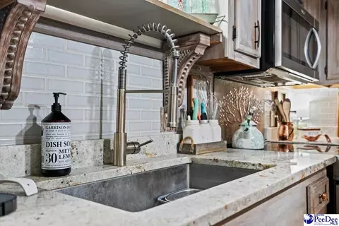 Kitchen - 531 Bridlewood Rd, Cheraw, SC 29520 photo 3 of 5