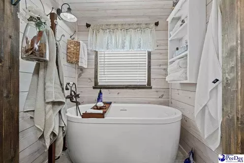 Bath - 531 Bridlewood Rd, Cheraw, SC 29520 photo 3 of 3