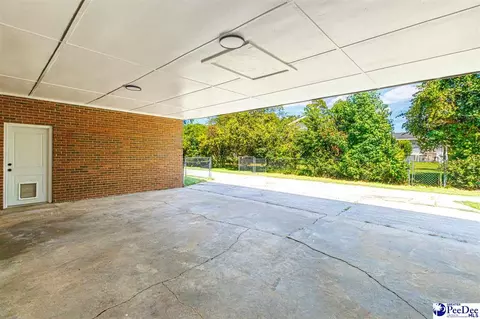 Exterior - 302 Cleveland St, Mullins, SC 29574 photo 5 of 12