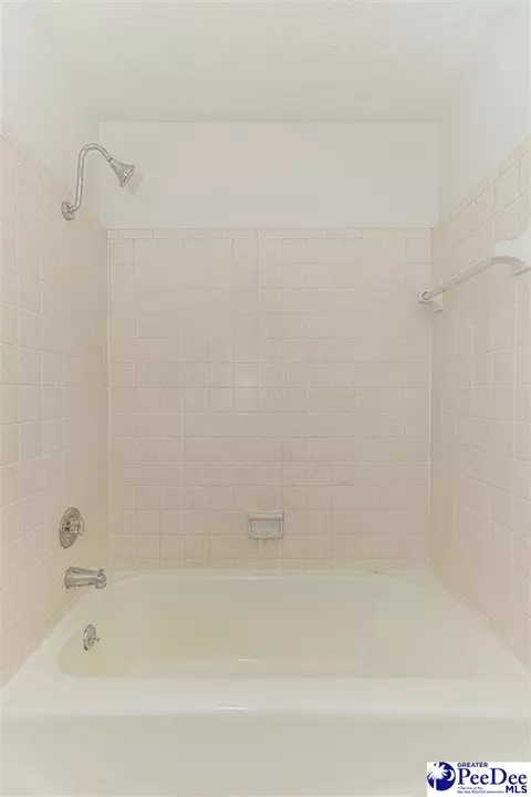 Bath - 302 Cleveland St, Mullins, SC 29574 photo 2 of 5