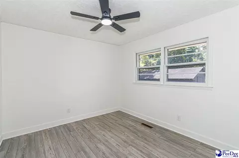 Bedroom - 302 Cleveland St, Mullins, SC 29574 photo 3 of 11