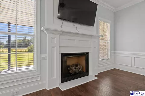 Living - 1018 Greenview Dr, Florence, SC 29501 photo 5 of 5