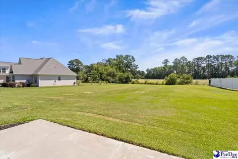 Exterior - 1018 Greenview Dr, Florence, SC 29501 photo 6 of 7