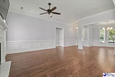 Living - 1018 Greenview Dr, Florence, SC 29501 photo 4 of 5
