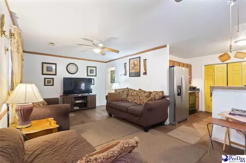Living - 6116 Old Mullins Hwy, Mullins, SC 29574 photo 4 of 4