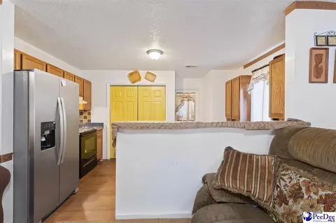 Kitchen - 6116 Old Mullins Hwy, Mullins, SC 29574 photo 5 of 6