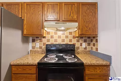 Kitchen - 6116 Old Mullins Hwy, Mullins, SC 29574 photo 4 of 6