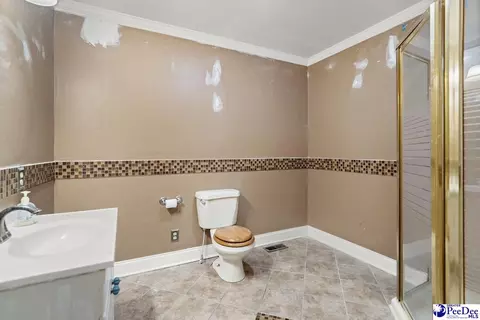 Bath - 73 E Cypress Ave, Mcbee, SC 29101 photo 3 of 3
