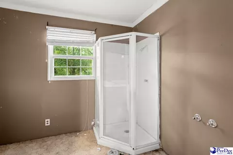 Bath - 73 E Cypress Ave, Mcbee, SC 29101 photo 1 of 3