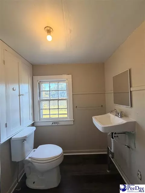 Bath - 202 E 3rd Ave, Lake View, SC 29563 photo 3 of 4