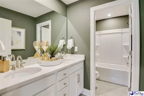 Bath - 3121 Wainwright Ct, Florence, SC 29501 photo 1 of 7