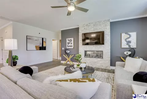 Living - 3121 Wainwright Ct, Florence, SC 29501 photo 4 of 6