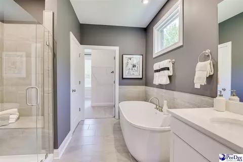 Bath - 3121 Wainwright Ct, Florence, SC 29501 photo 5 of 7