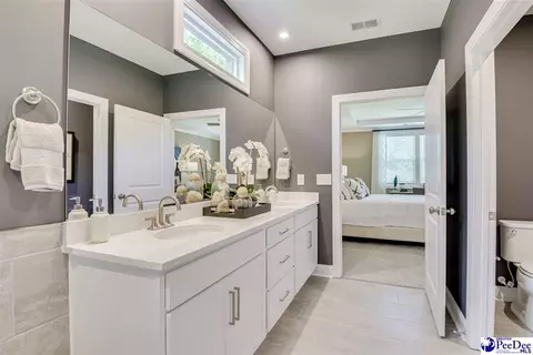 Bath - 3121 Wainwright Ct, Florence, SC 29501 photo 6 of 7
