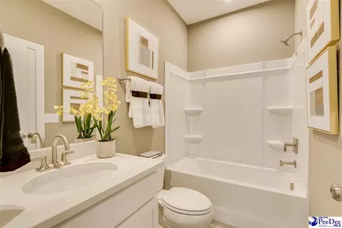 Bath - 3121 Wainwright Ct, Florence, SC 29501 photo 3 of 7