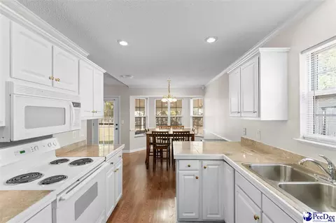 Kitchen - 2745 Winterbrook Dr, Florence, SC 29505 photo 4 of 5