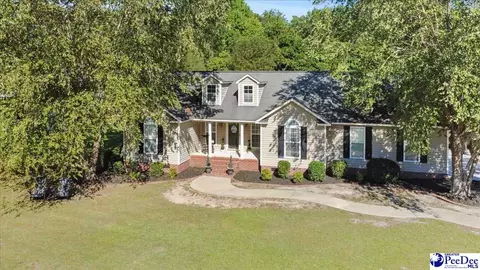 909 Huntington Dr, Hartsville, SC 29550