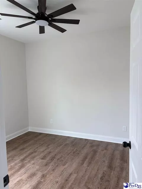 320 Pine St, Darlington, SC 29532 photo 2