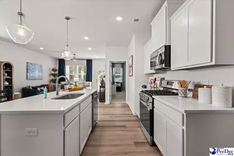 Kitchen - 1170 Summer Duck Loop, Florence, SC 29501 photo 7 of 8