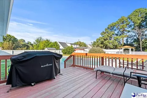 Exterior - 2305 Darden Dr, Florence, SC 29501 photo 6 of 11
