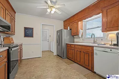 Kitchen - 2305 Darden Dr, Florence, SC 29501 photo 3 of 4
