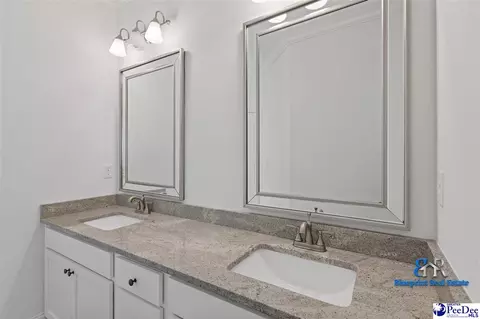 Bath - 3609 Malabar St, Florence, SC 29501 photo 1 of 4