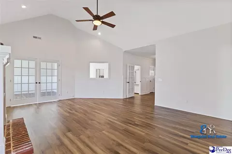 Living - 3609 Malabar St, Florence, SC 29501 photo 2 of 3