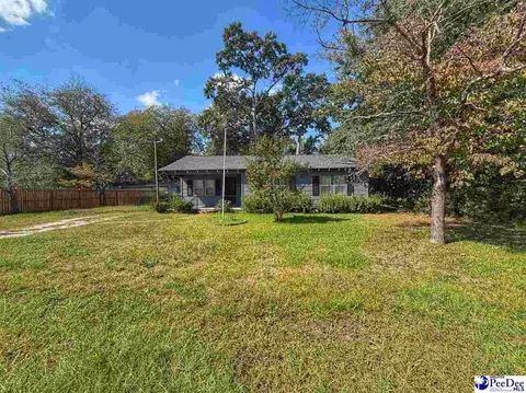 Exterior - 111 N Carolina Ct, Dillon, SC 29536 photo 1 of 5