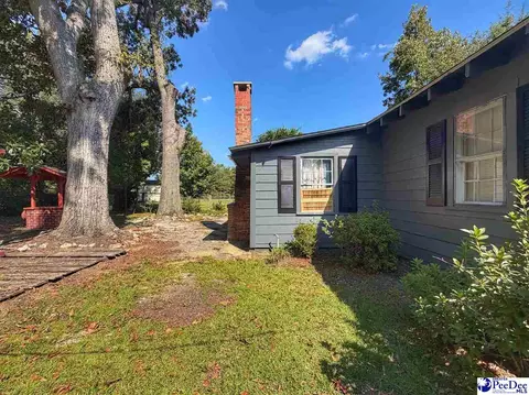 Exterior - 111 N Carolina Ct, Dillon, SC 29536 photo 3 of 5