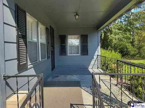 Exterior - 111 N Carolina Ct, Dillon, SC 29536 photo 2 of 5