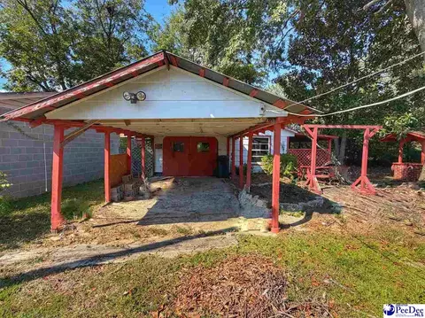Exterior - 111 N Carolina Ct, Dillon, SC 29536 photo 5 of 5