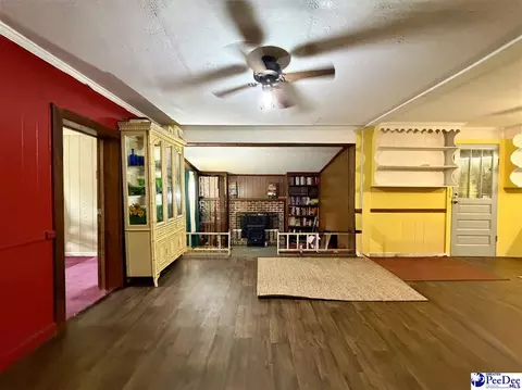 Living - 111 N Carolina Ct, Dillon, SC 29536 photo 2 of 3
