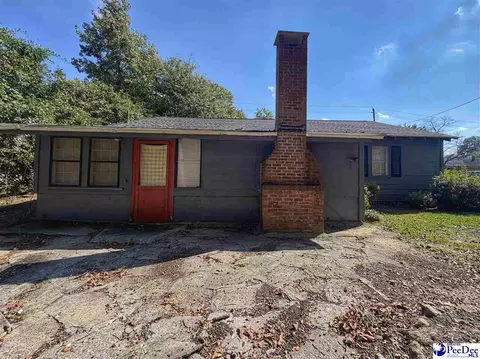 Exterior - 111 N Carolina Ct, Dillon, SC 29536 photo 4 of 5