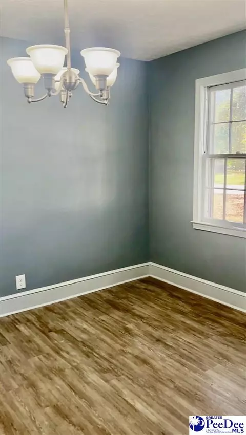 Dining - 214 Stewart St, Dillon, SC 29536 photo 1 of 1